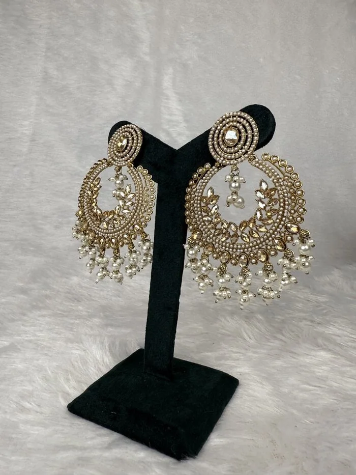 Siyarva Ivory Chandbali Earrings - Image 3