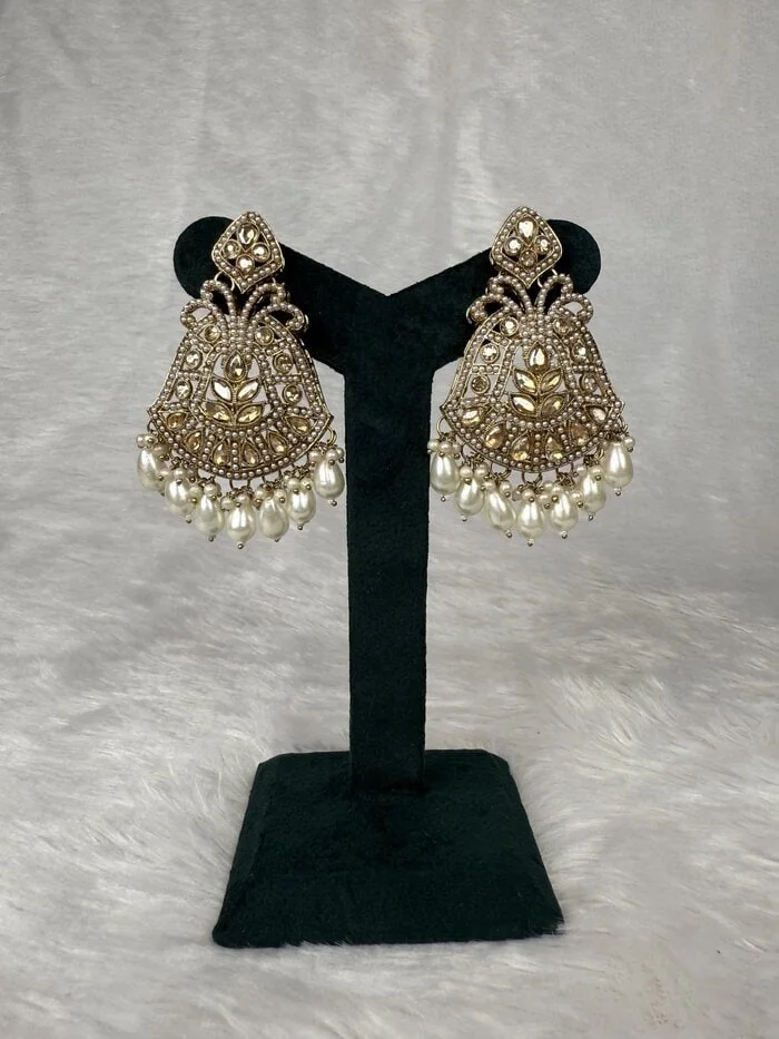 Siyarva Ivory White Kundan Statement Earrings – Traditional Ethnic Jewellery - Image 3